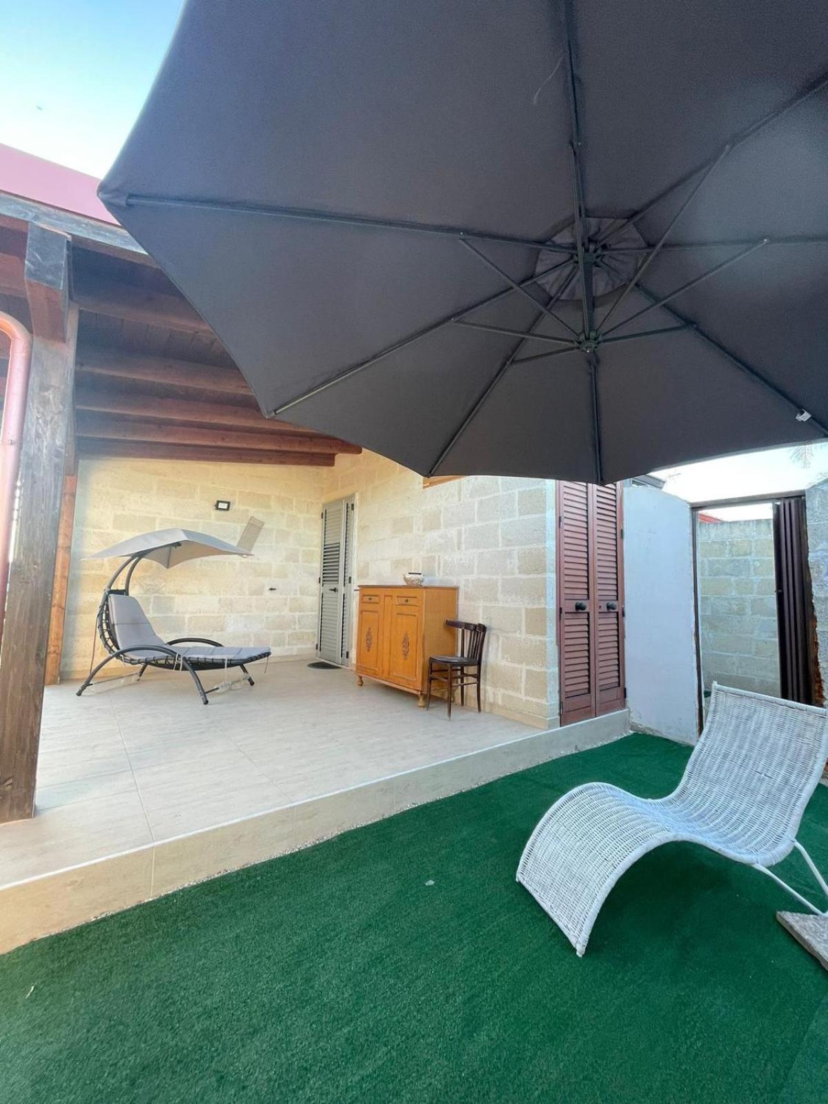 Lu Sole, Lu Mare E Lu Ientu Villa Torre Lapillo Exteriör bild